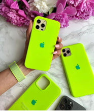 Load image into Gallery viewer, Silicone Case NEON GREEN
